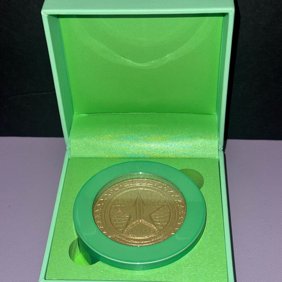 Jeffree Star Extreme Frost Highlighting Powder - Cold Hard Ca$h Limited Edition - Picture 3 of 5